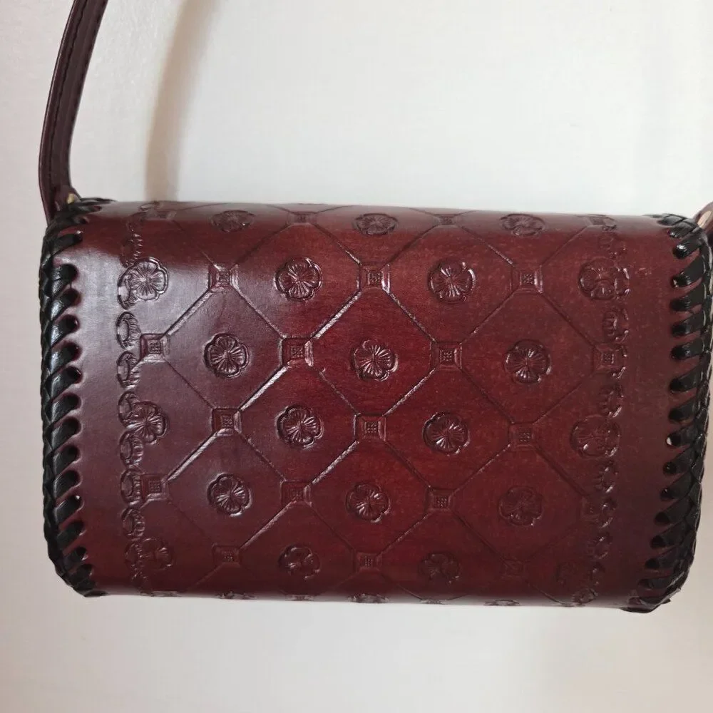EUC VINTAGE GENUINE LEATHER SMALL TOOLED CROSSBODY BAG